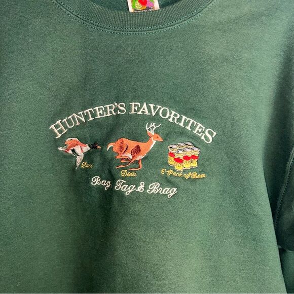 Vintage Embroidered Hunters Sweatshirt Medium Green Duck Buck Beer Bag Tag Brag - Picture 8 of 10